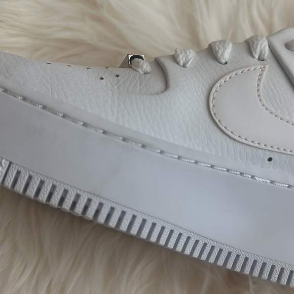 Air Force 1 Sage Low "Triple White" sneakers - Picture 7 of 11